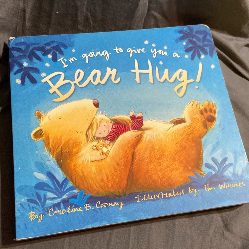 Children’s Pasteboard Book Large I’m going to give you a Bear Hug by C.B.Cooney